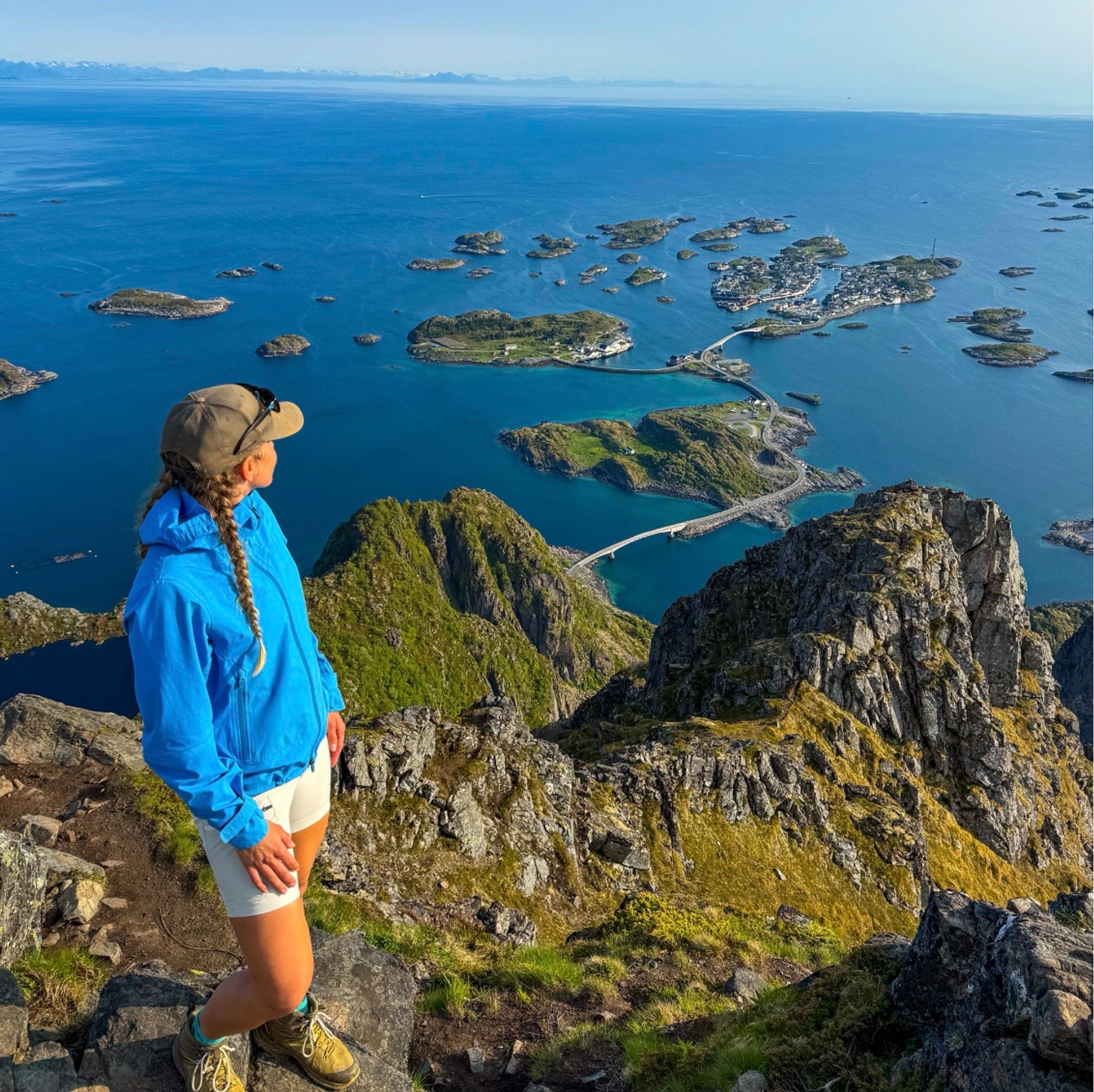Overnatting i naturen ved fjellet