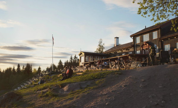 Lunsj og kaffe på Grefseskollen: