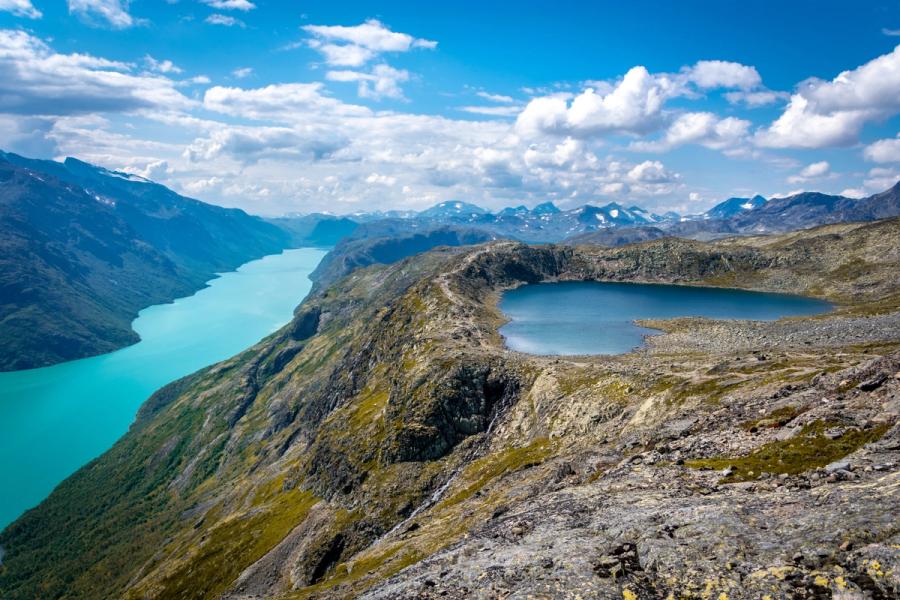 Utsikt fra fjellturen over Besseggen, perfekt område for en camping tur i Norge