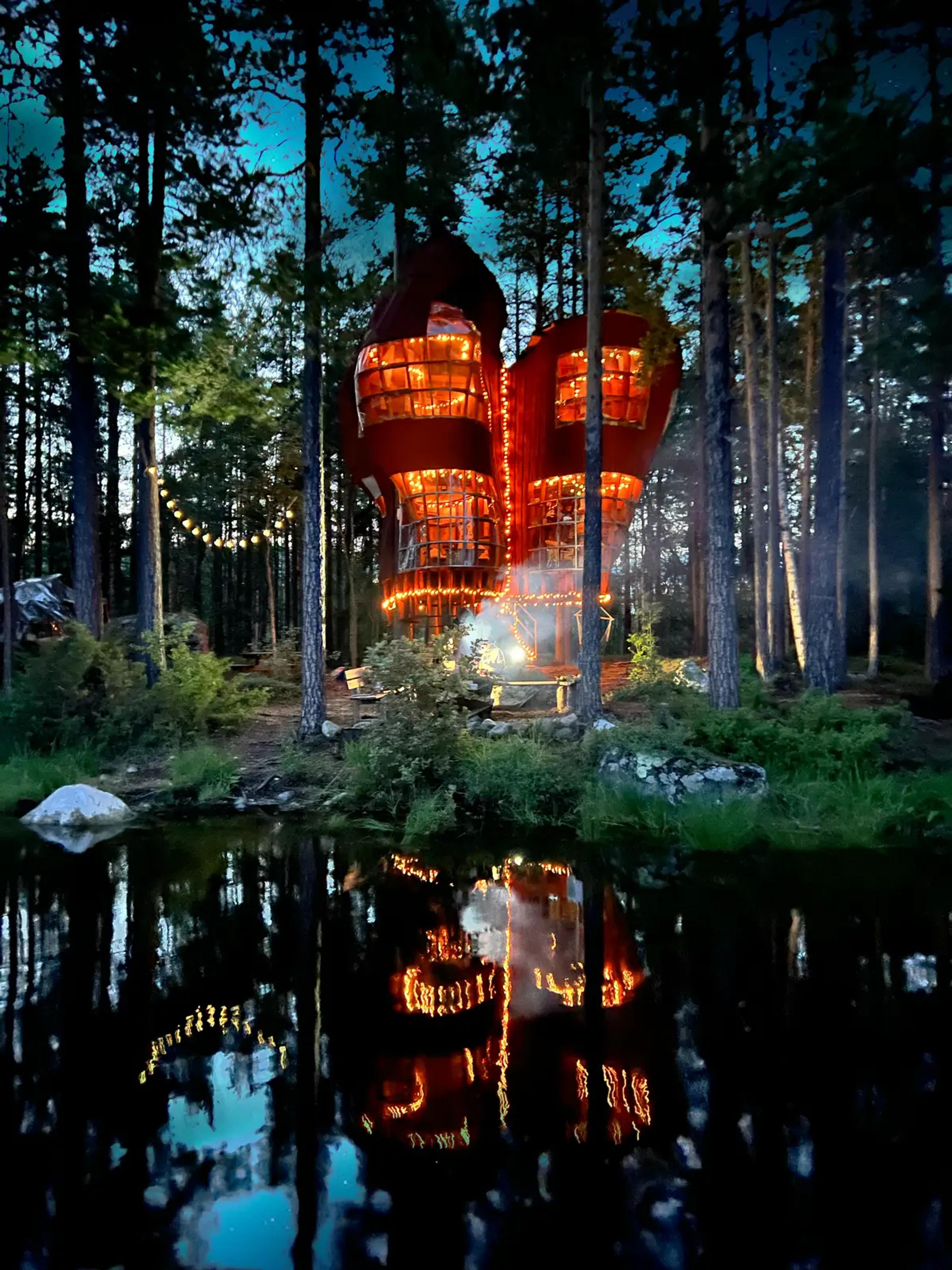 INCREDIBLE TreeHouse. Östarvall, Sverige