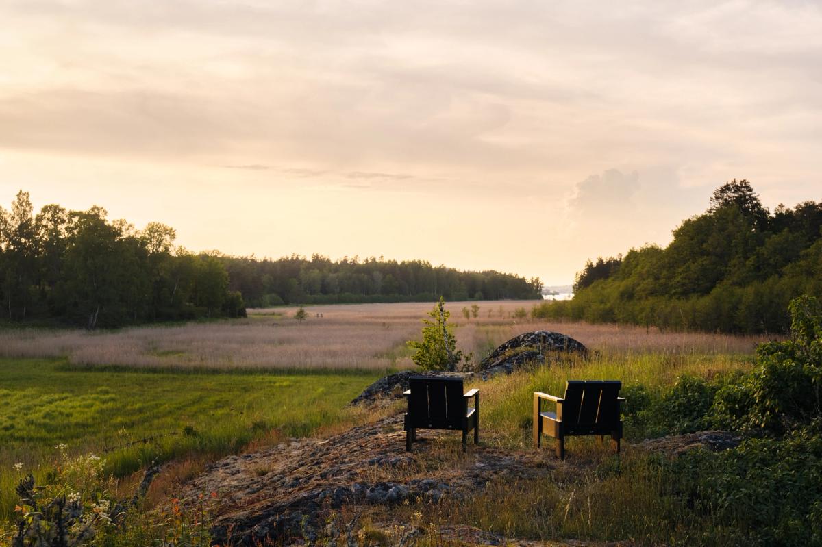 Fira midsommar 2027 i naturen | Tips och unika boenden