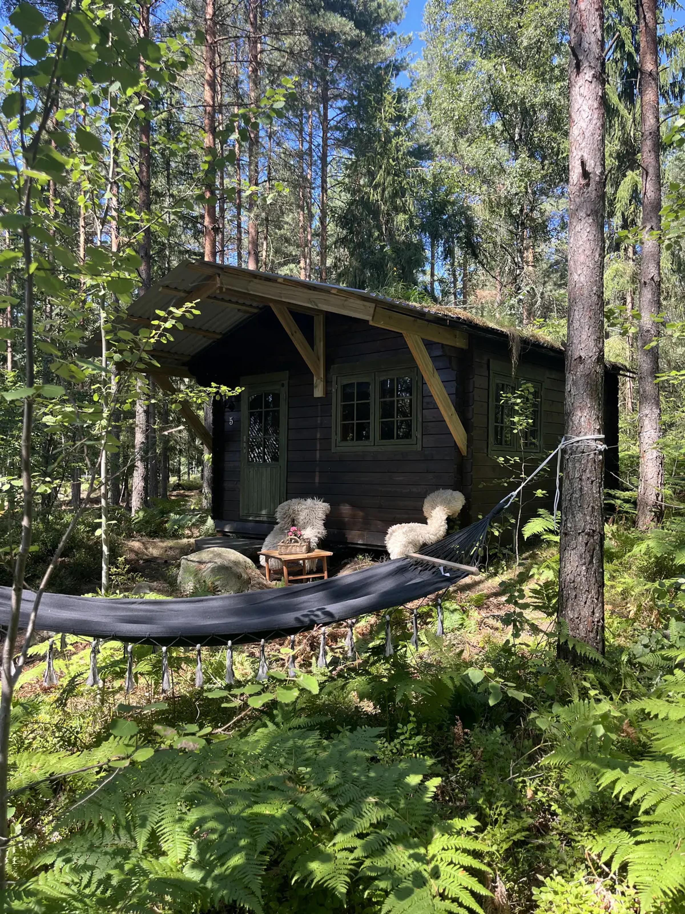 Koselig hytte i skoven ved Skien