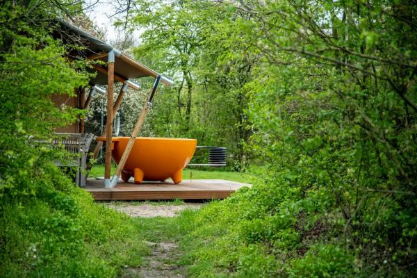 Glamping and hot tub in the Netherlands