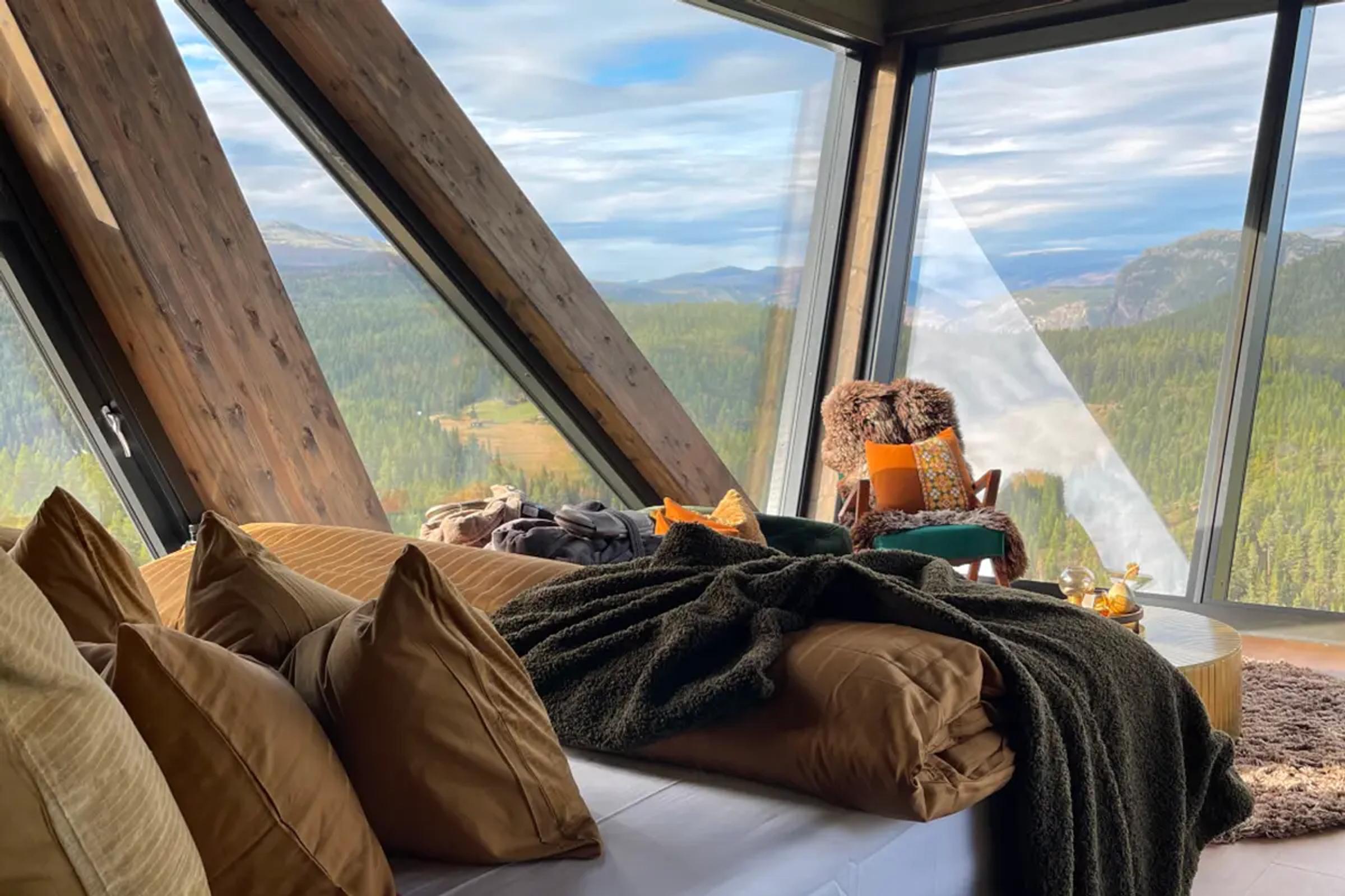 The Eagle Nest Eco Lodge. Otta, Innlandet