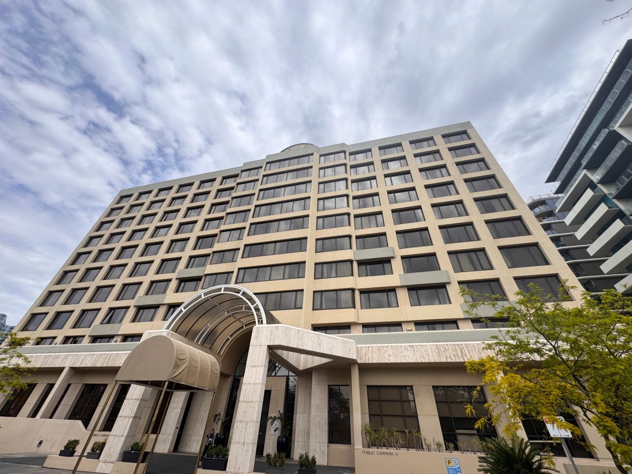 Ten-storey hotel on Roy Street, Albert Park, its window bays running the full height of the facade