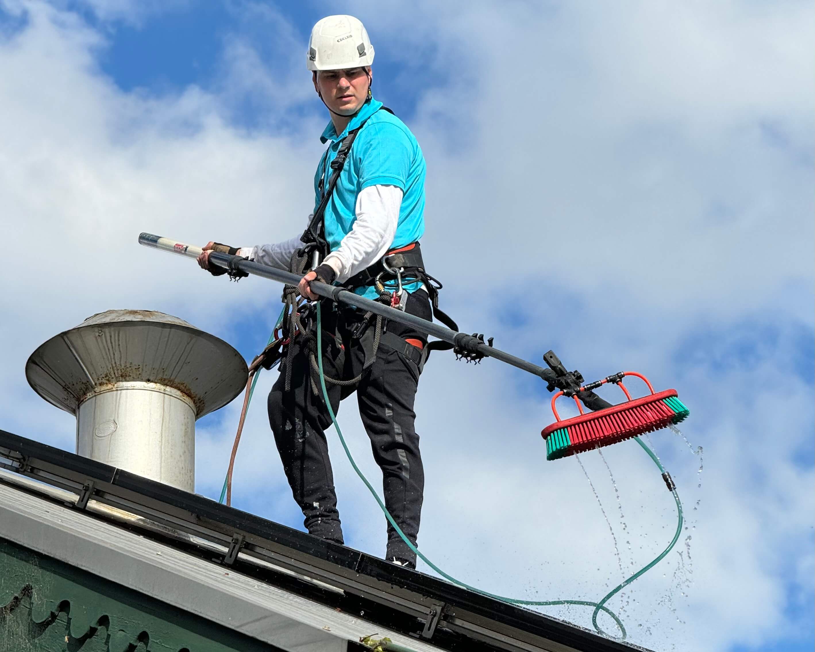 WaterCrew technician in branded uniform arriving at a Melbourne home with equipment