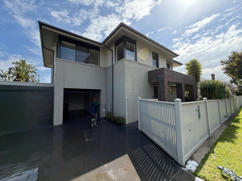 Holyrood Street, Hampton — Hampton