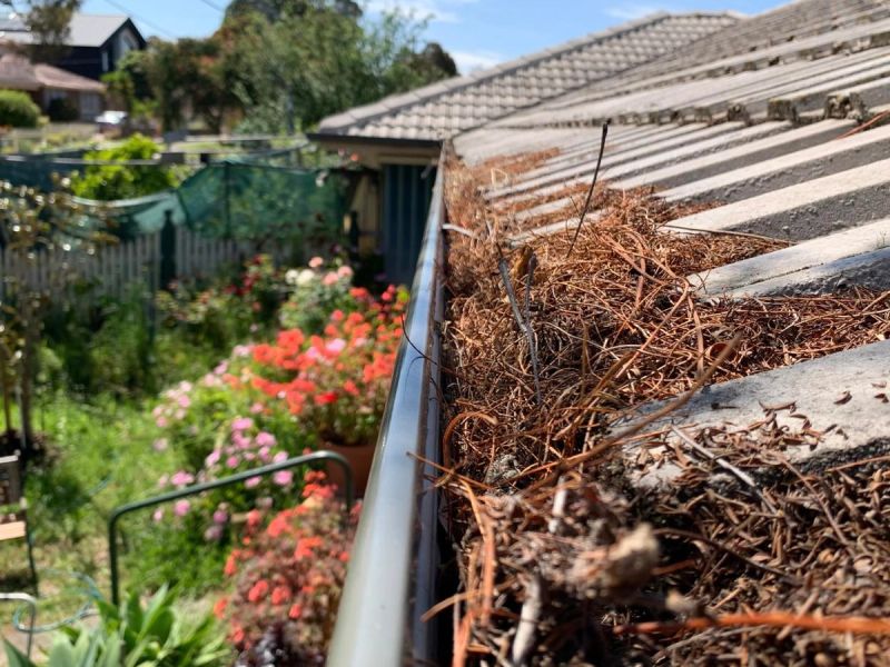 How looks like blocked gutters
