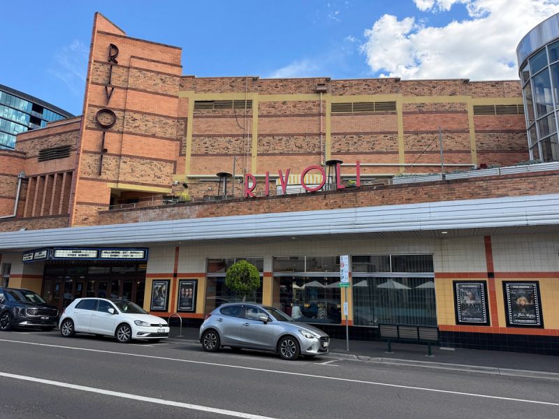 The Rivoli cinema on Camberwell Road, Hawthorn East, a rendered Streamline Moderne frontage