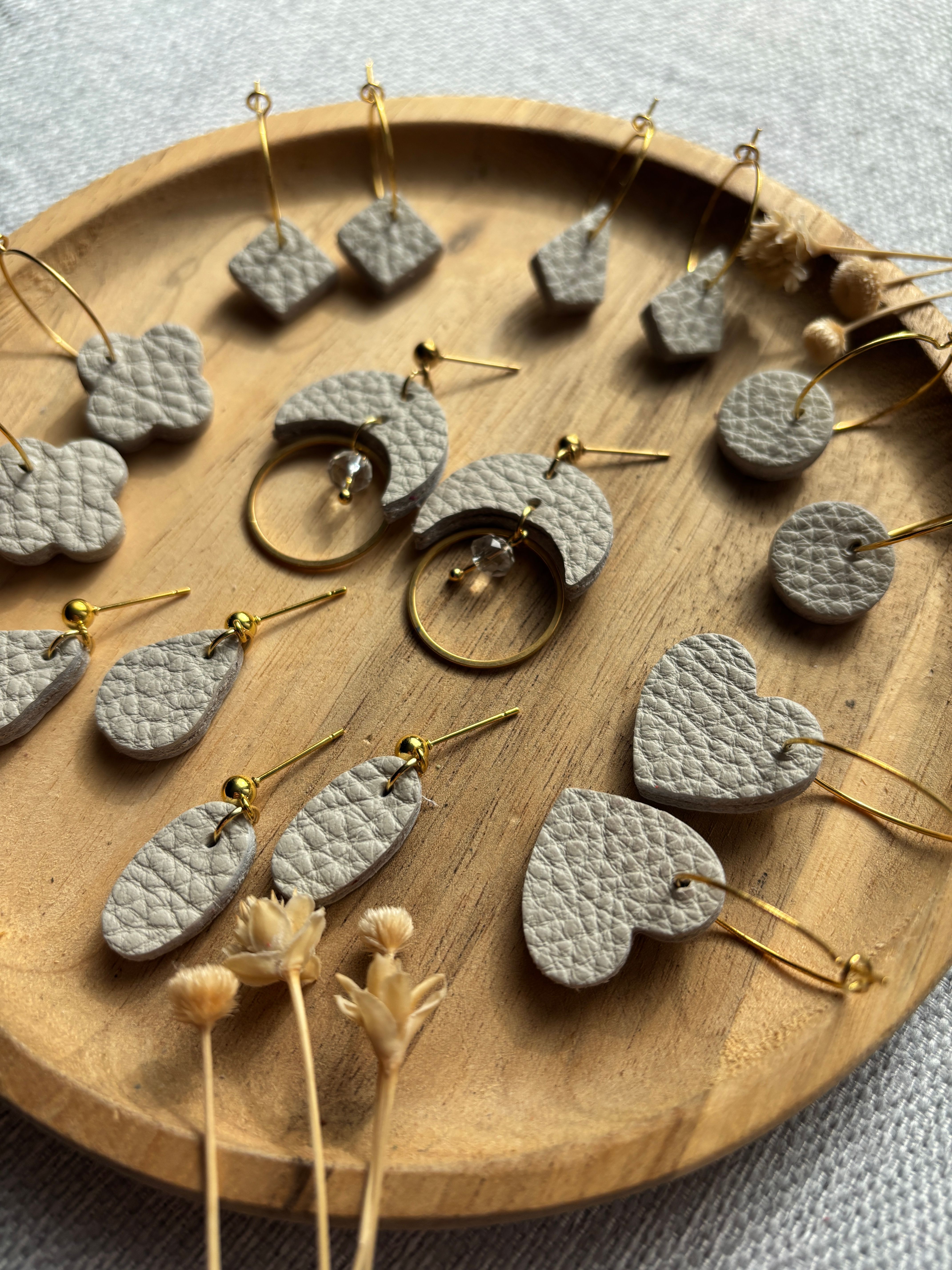 Velvet Vanilla - Leren oorbellen handgemaakt | Stof Sieraden