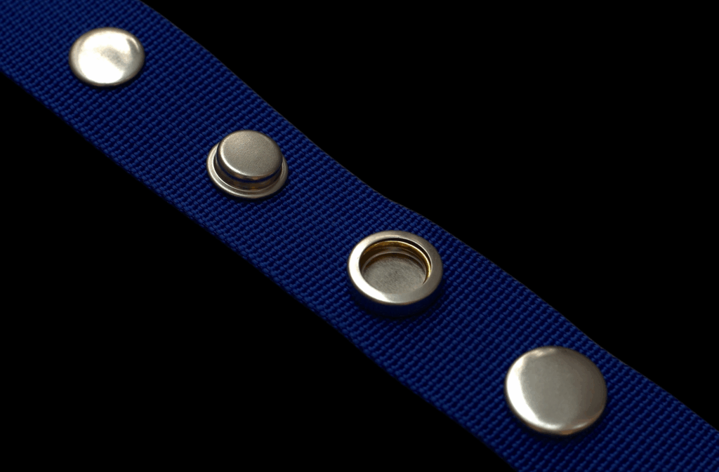 Snap fastening