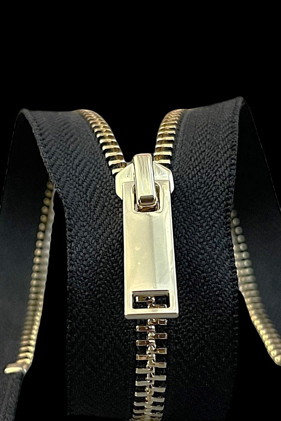 Metal zipper Y teeth