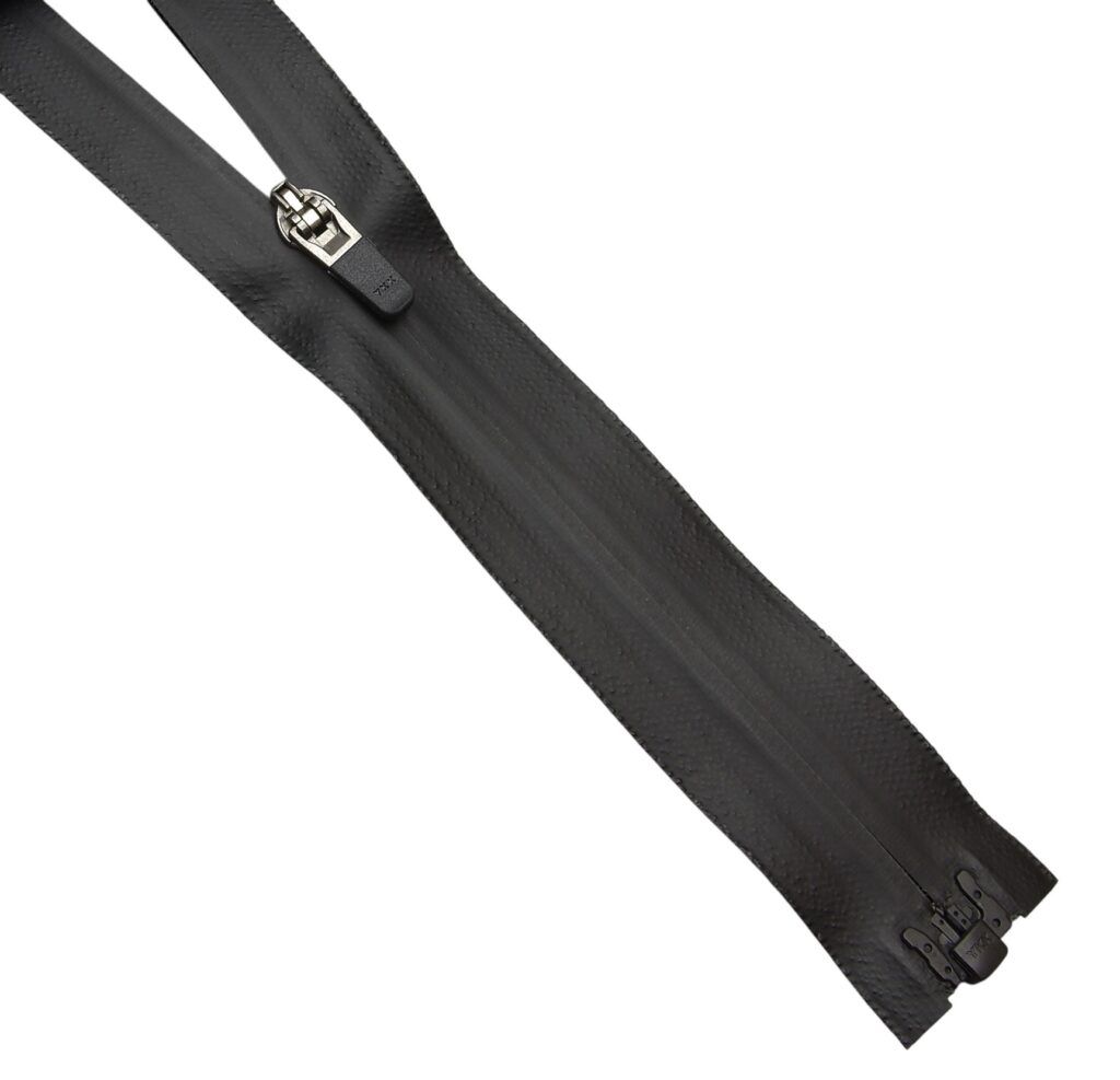 Water resistant zipper 1