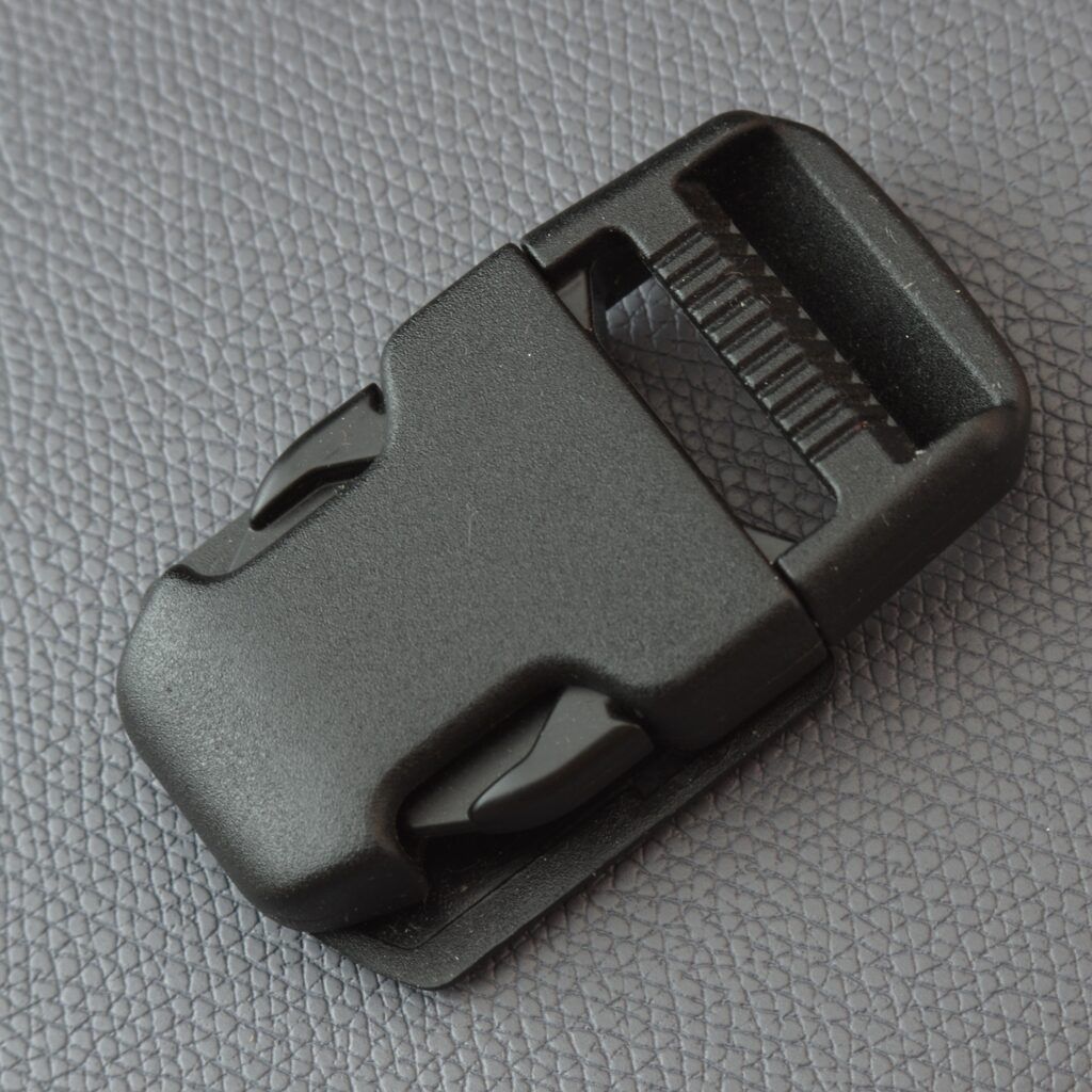 YKK LB-WG buckle view 1