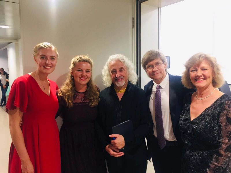 Varldscellisten Mischa Maisky tillsammans med familjen som medverkat pa samma festival Herbst in der Helferei i Zurich
