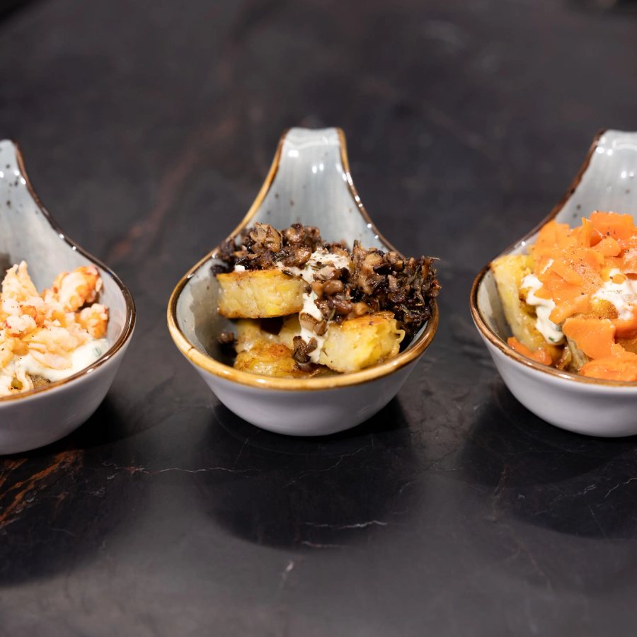 Amuse-Bouche-Trio mit Garnelen, Kaviar und Lachs