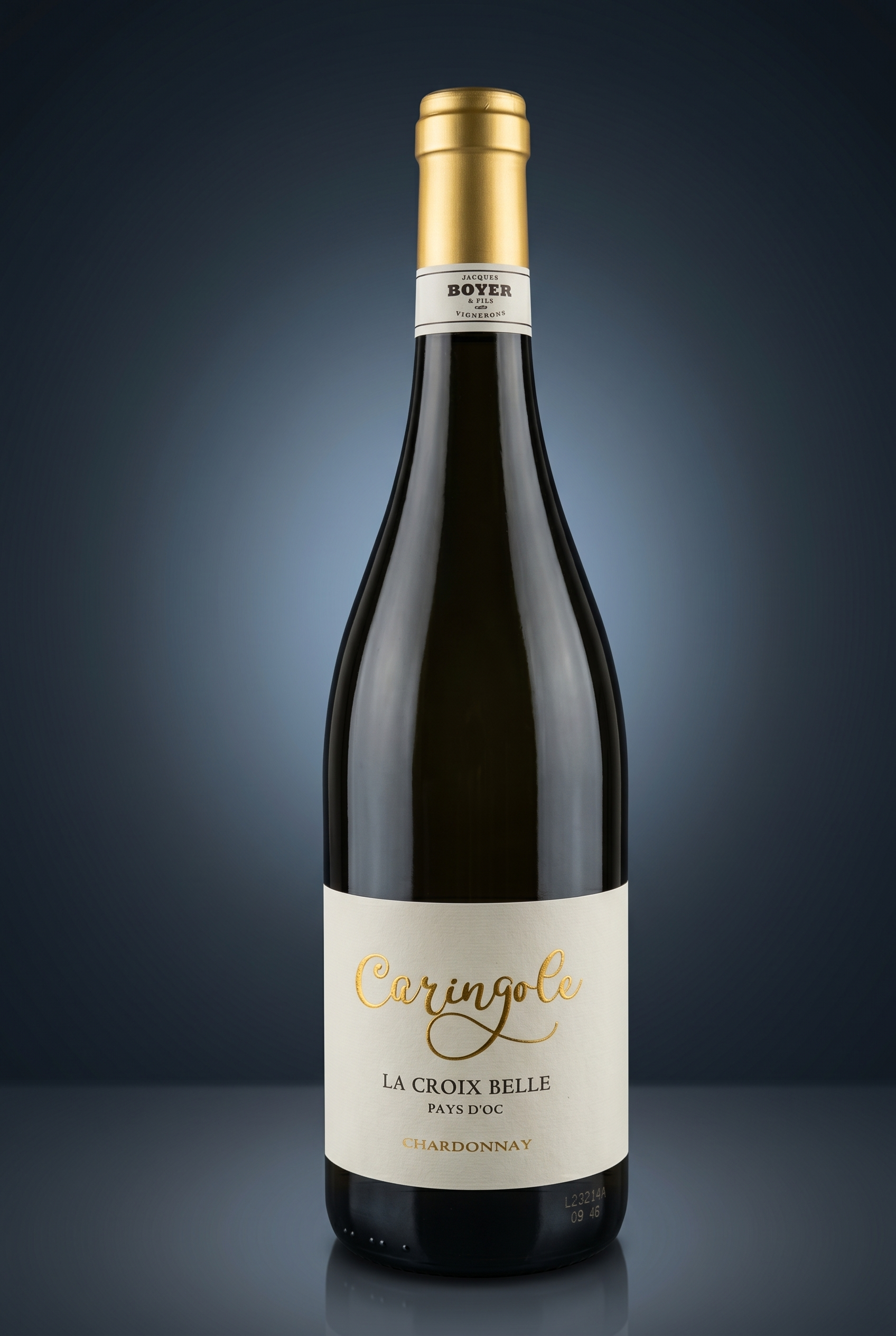 Caringole La Croix Belle Chardonnay, freigestellte Flasche auf dunklem Verlauf