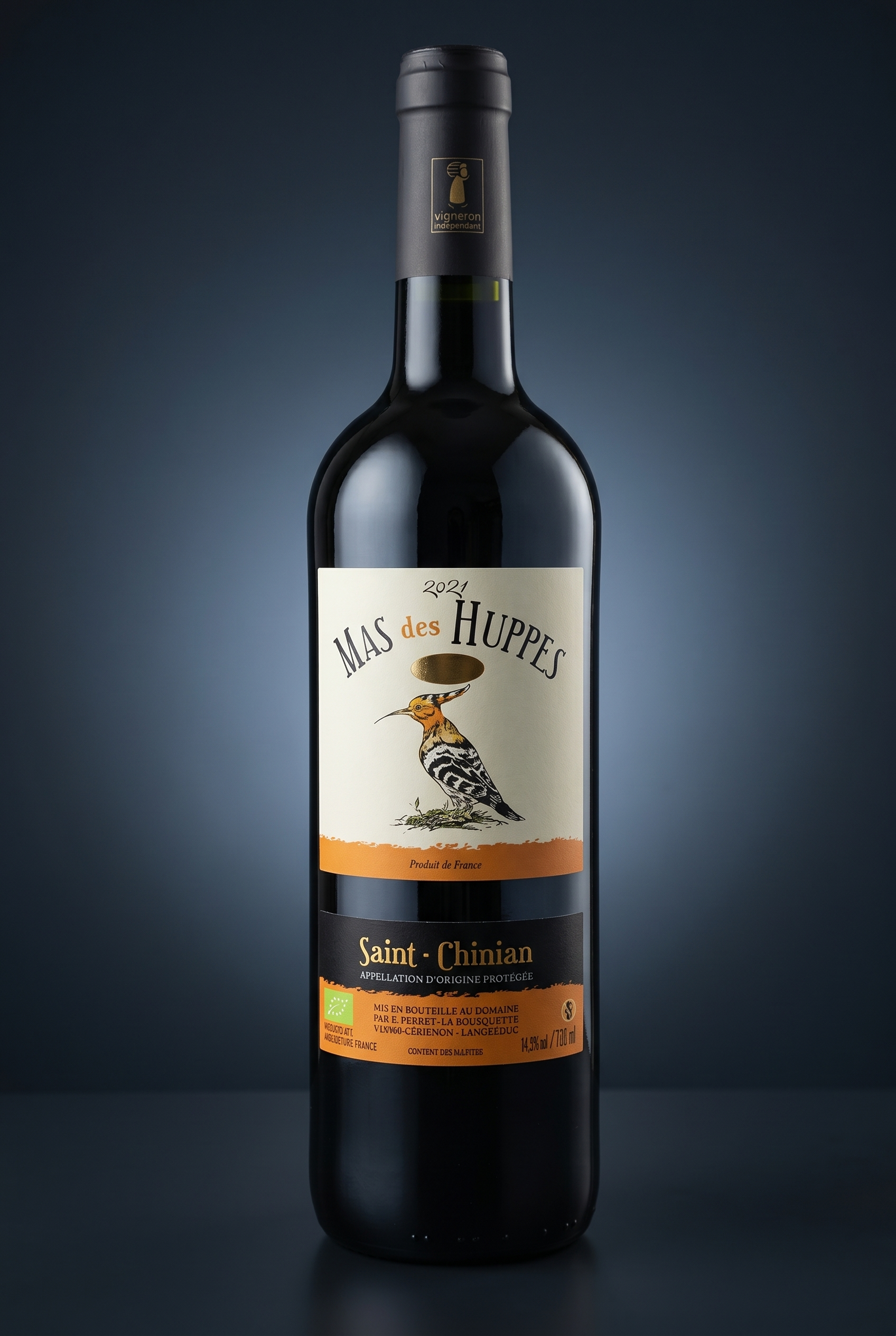 Mas des Huppes Saint-Chinian, freigestellte Flasche auf dunklem Verlauf