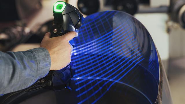 HandySCAN 3D skänner siniste laserliinidega osa pinnal