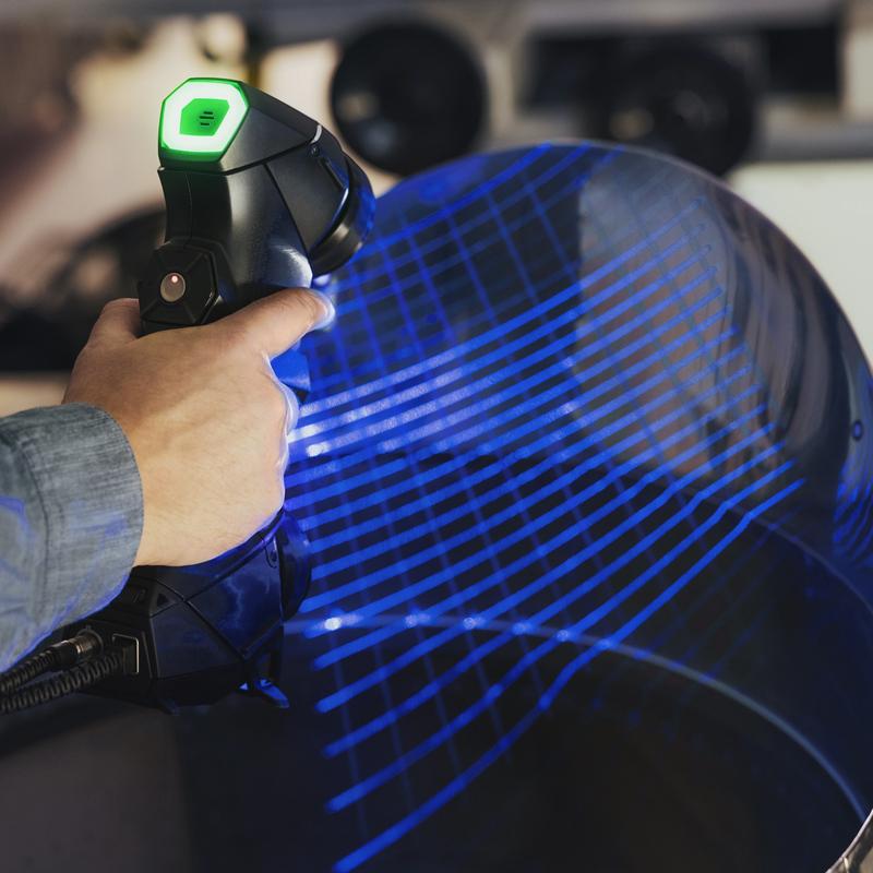 HandySCAN 3D skänner siniste laserliinidega osa pinnal