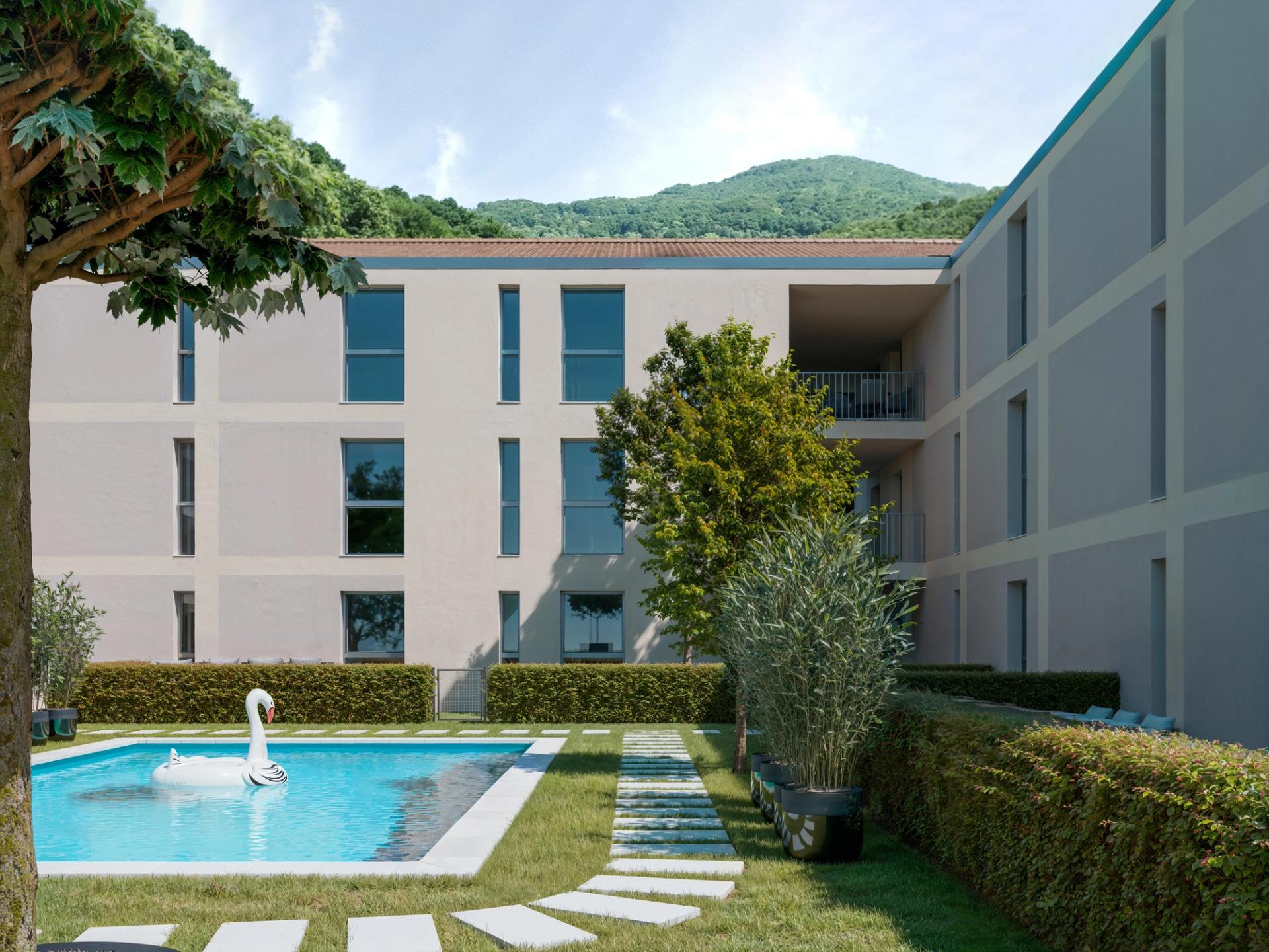 Blick auf den Innenhof mit Swimmingpool