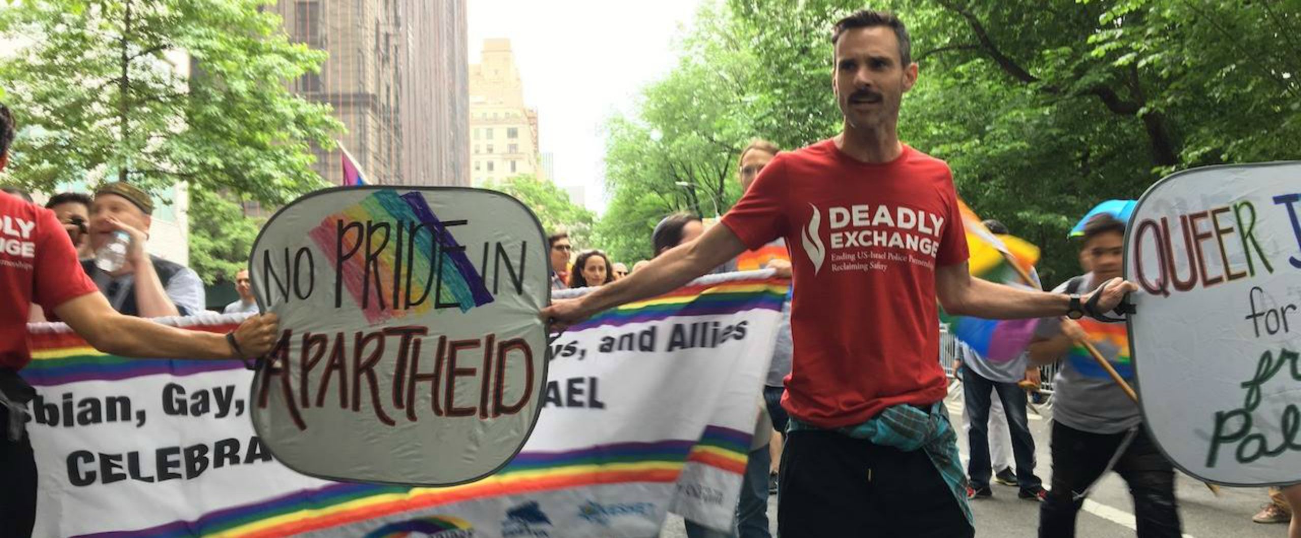 Inspecteur snel Ongrijpbaar LGBT Contingent 'Infiltrated' by Protesters from Jewish Voice for Peace at  Celebrate Israel Parade in NYC - Tablet Magazine