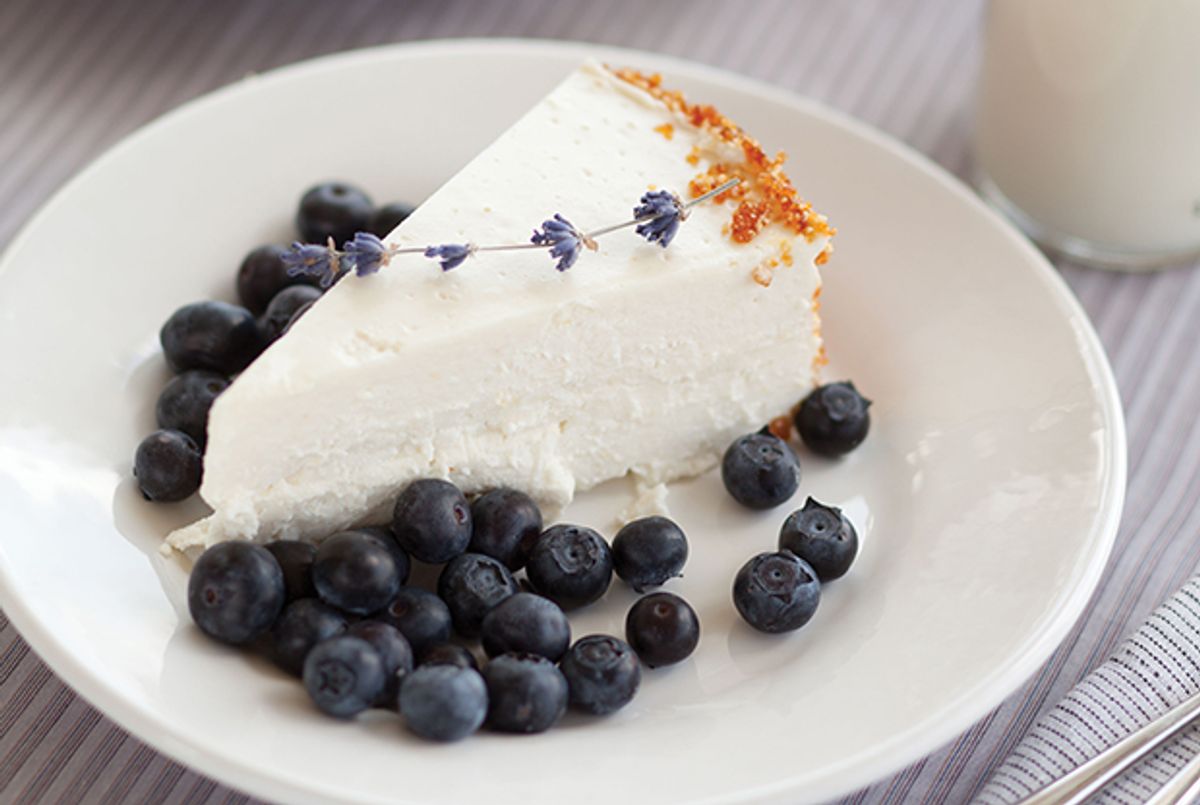 Recipe: Light And Creamy Cheesecake With Nut Brittle And Blueberries 