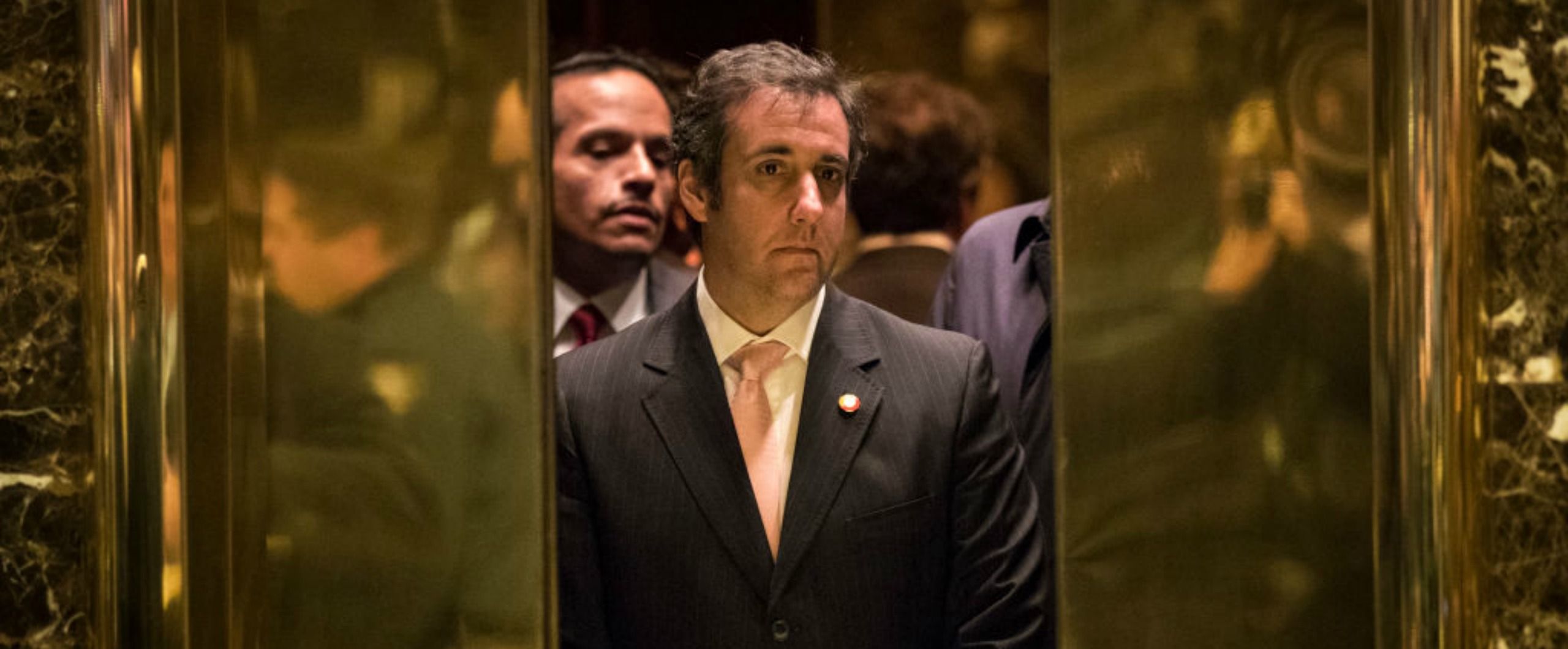 Sisters　Michael Cohen What to Do When Your Cousin's Cousin Is Michael Cohen