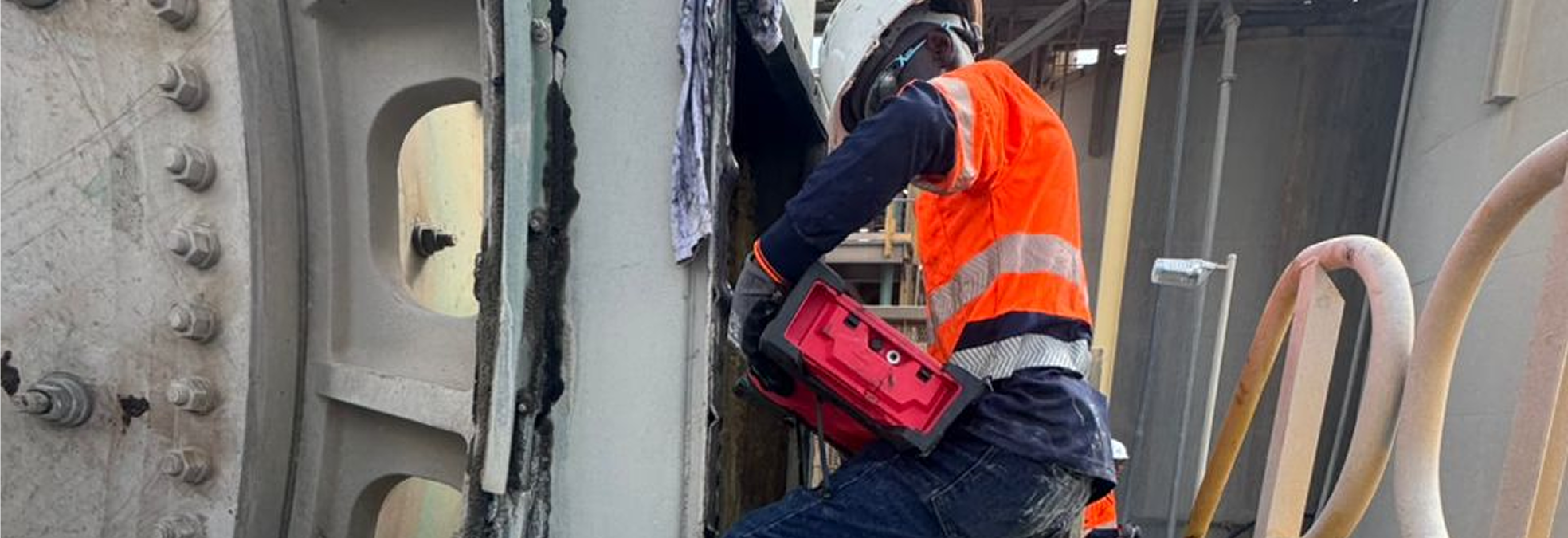 ACFM inspection on a gear shaft during a 24-hour shutdown
