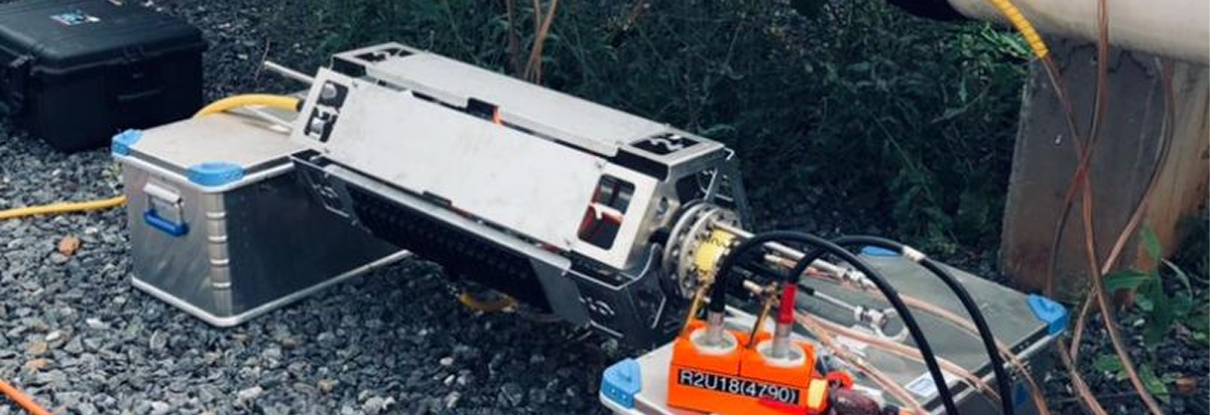 Subsea pipeline inspection using guided ultrasonics