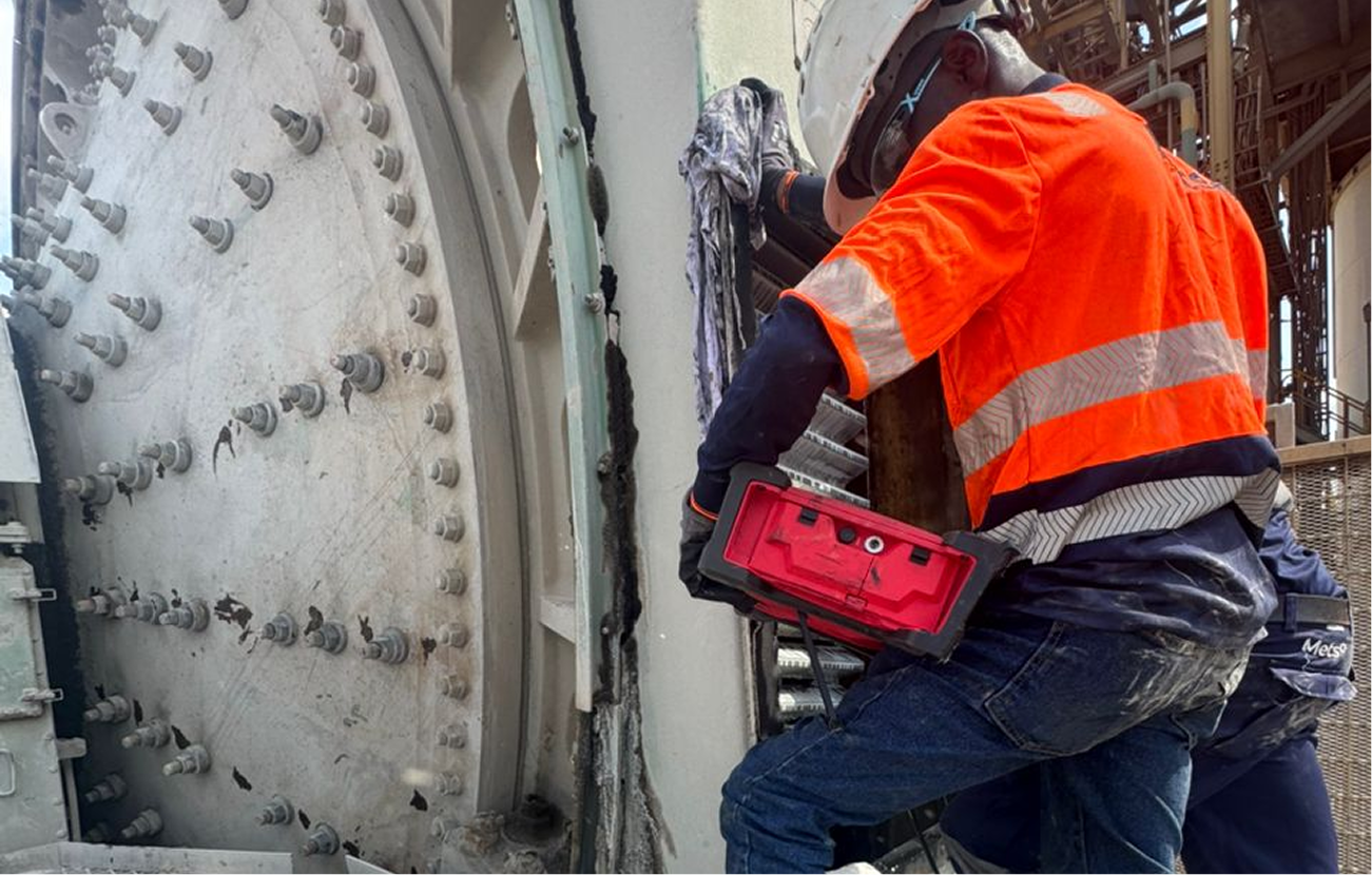 ACFM inspection on a gear shaft during a 24-hour shutdown