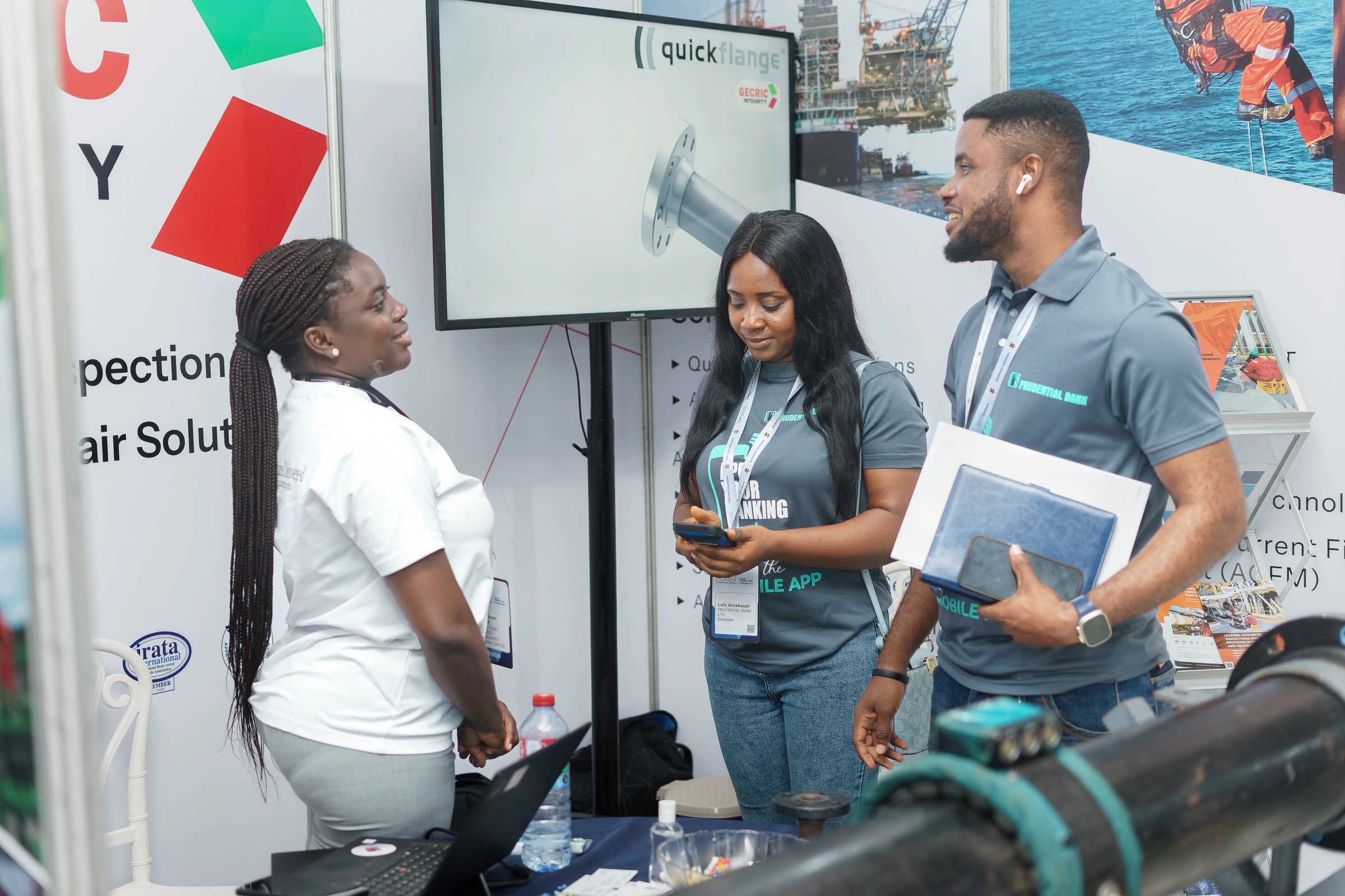 Visitors at the Gecric Quickflange booth during LCCE 2025
