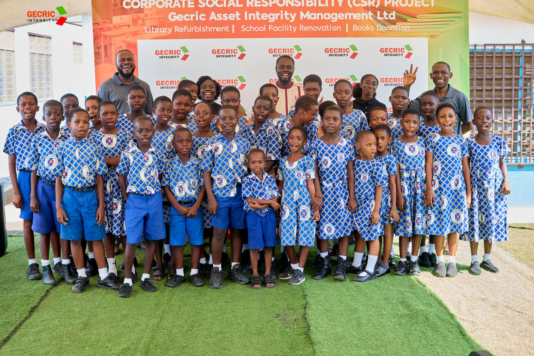 Gecric Integrity CSR project group photo with pupils and staff at Manyean Presby School