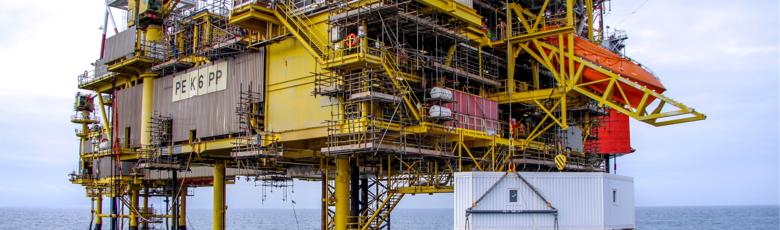 Specialised lifting operation on an industrial site