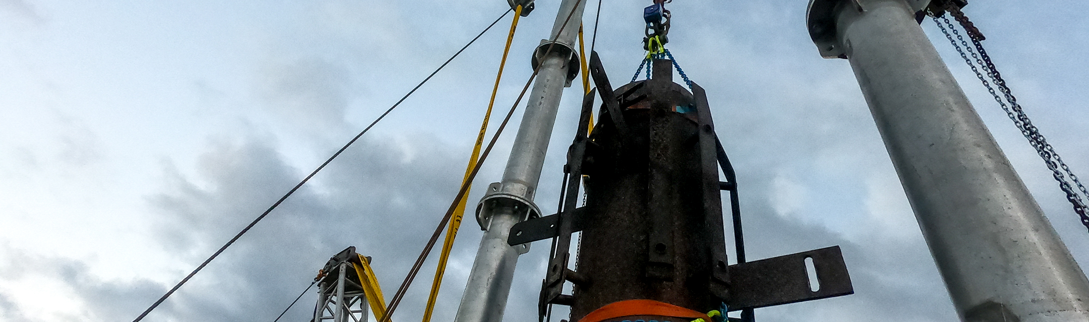 Flare tip replacement on an offshore facility