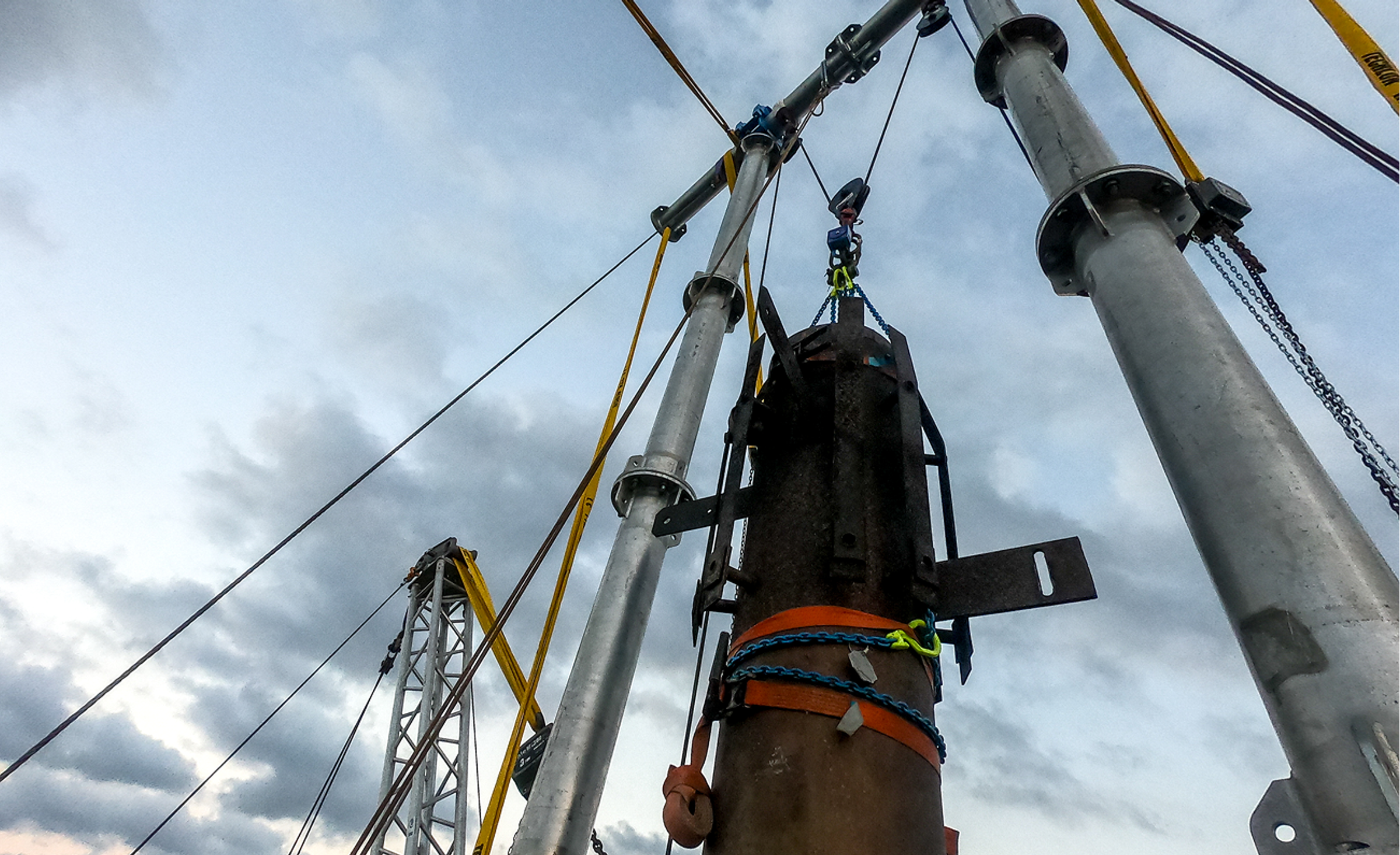 Flare tip replacement on an offshore facility