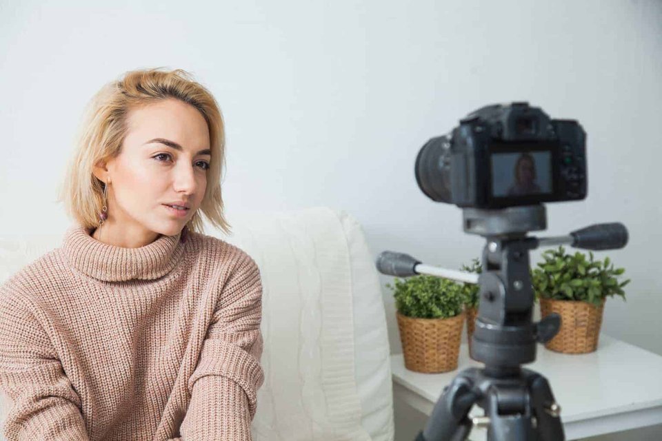 7 Video Metrics You Need to Start Tracking|Macro shot of the "Record" button
