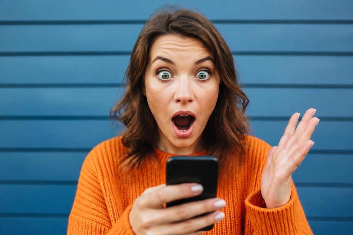 Video advertising hook techniques