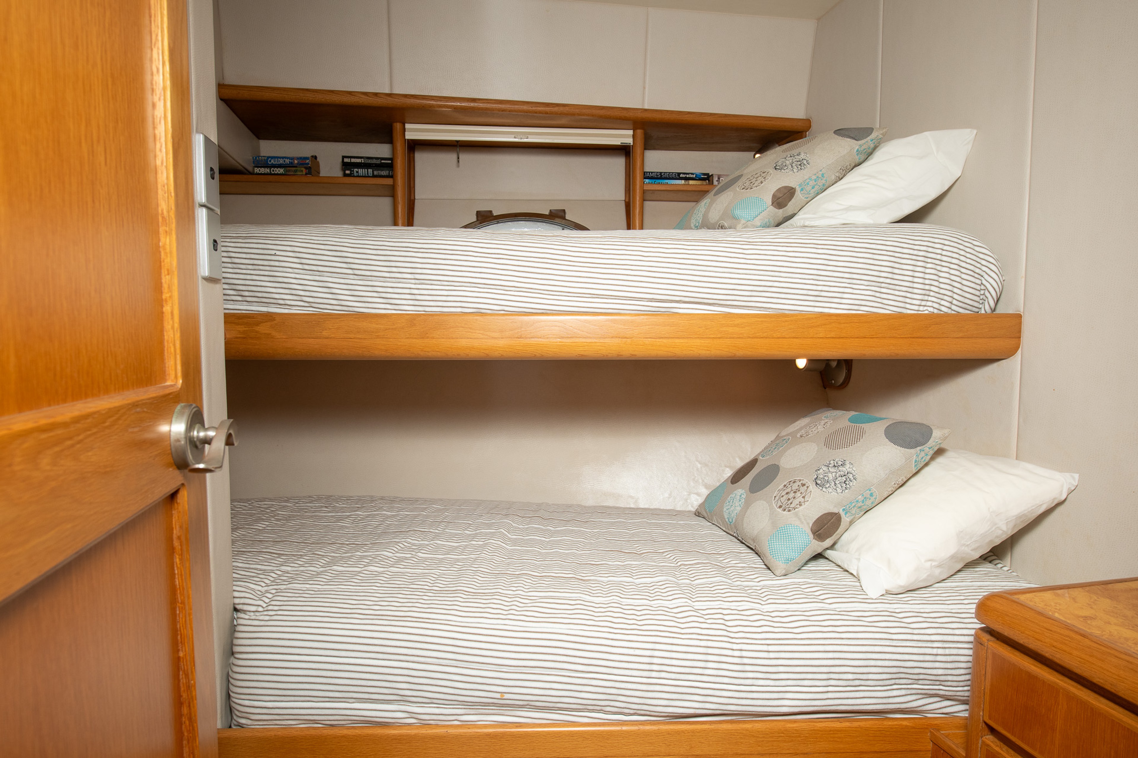 Boat bedroom with bunkbed
