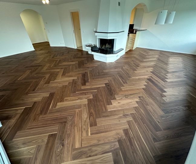 Amerikanischer Nussbaum im Fischgrat