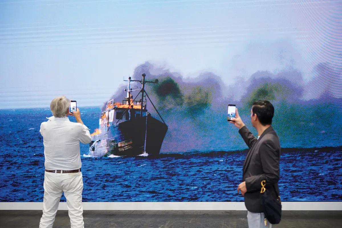 Tıkla ve paylaş: Cezayirli Fransız sanatçı Adel Abdessemed’ın 2023 Art Basel’deki Galleria Continua standındaki işi
Fotoğraf: Art Basel izniyle