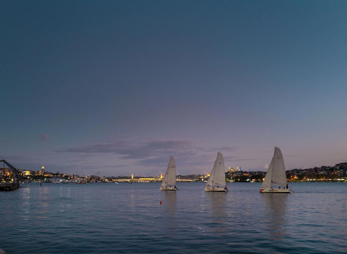 CI: © CONTEMPORARY ISTANBUL