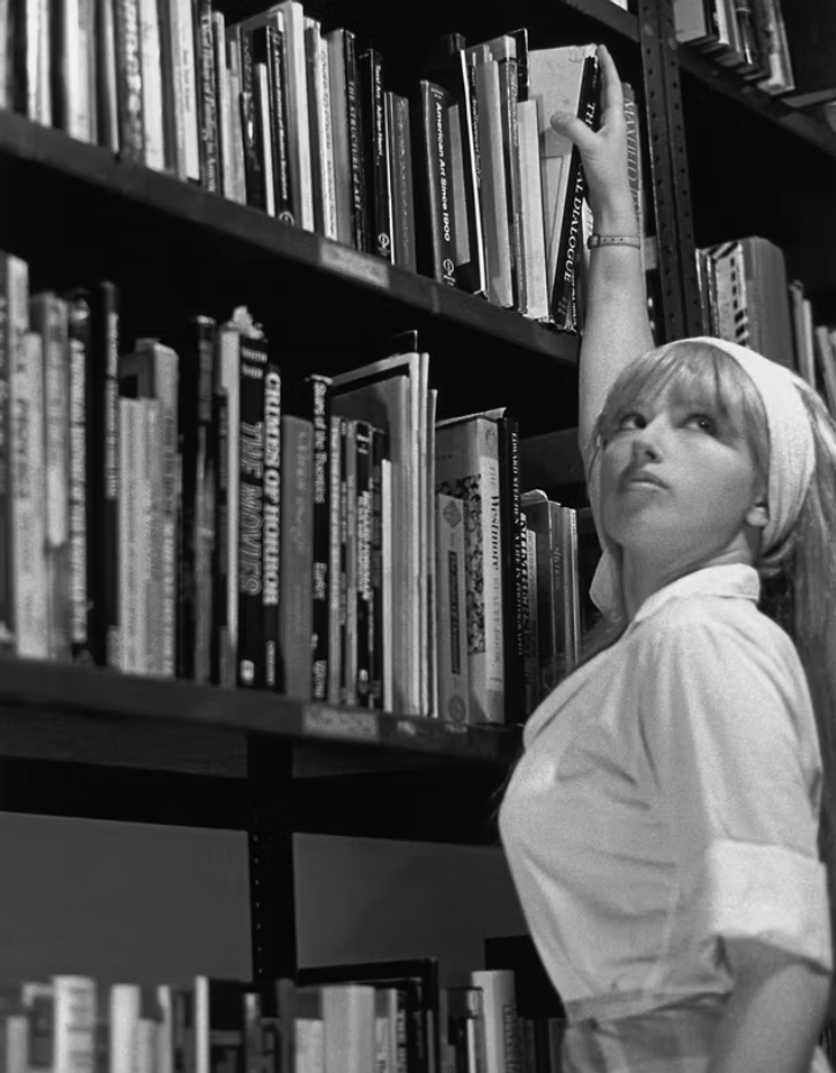 Cindy Sherman, Untitled Film Still #13, 1978 

© Cindy Sherman. Sanaatçı ve Hauser & Wirth izniyle 