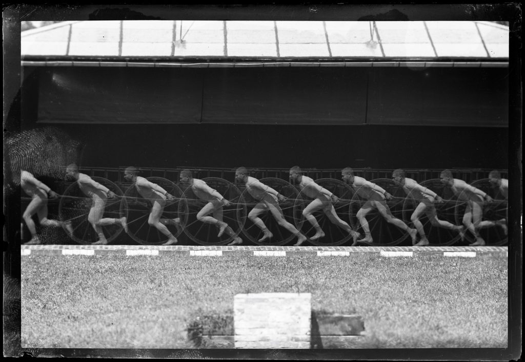 Etienne-Jules Marey, "Homme courant tirant une roue", 1891-1895. © Collège de France, arşiv, Marey Koleksiyonu