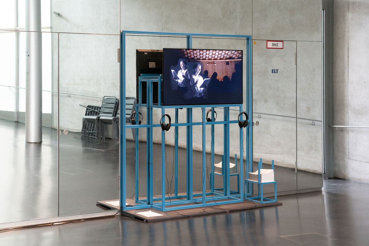 12. Berlin Bienali, 2022, Elske Rosenfeld, Speaking (Statements for the Future), An Archive of Gesture serisinden 2012-22 enstalasyon görüntüsü
Fotoğraf: dotgain.info