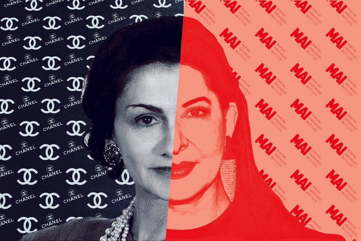 Chanelović, isteyen var mı? Moda tasarımcısı Chanel ve performans sanatçısı Marina Abramović’in bu ay Londra’da büyük sergileri açılıyor. Bu imkânsız birliktelik için ortak bir pazarlama kampanyası yürütülmesi Barbenheimer’ın başarısını tekrarlayabilir mi?

CHANELOVIĆ: İLLÜSTRASYON: © KATHERINE HARDY