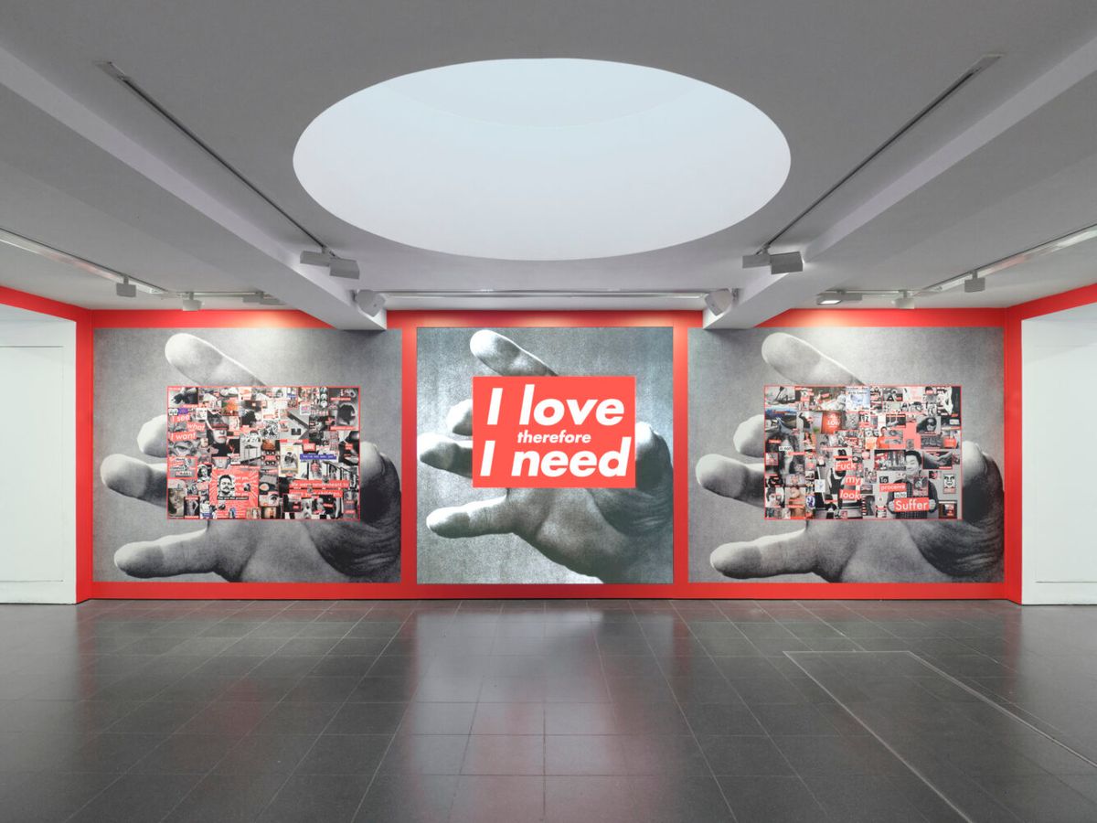 “I love therefore I need” (Seviyorum öyleyse ihtiyacım var), Serpentine Gallery sergisinden görünüm.
ENSTALASYON GÖRÜNTÜLERİ: © BARBARA KRUGER SERPENTINE SOUTH, FOTOĞRAF: © GEORGE DARRELL, 2024