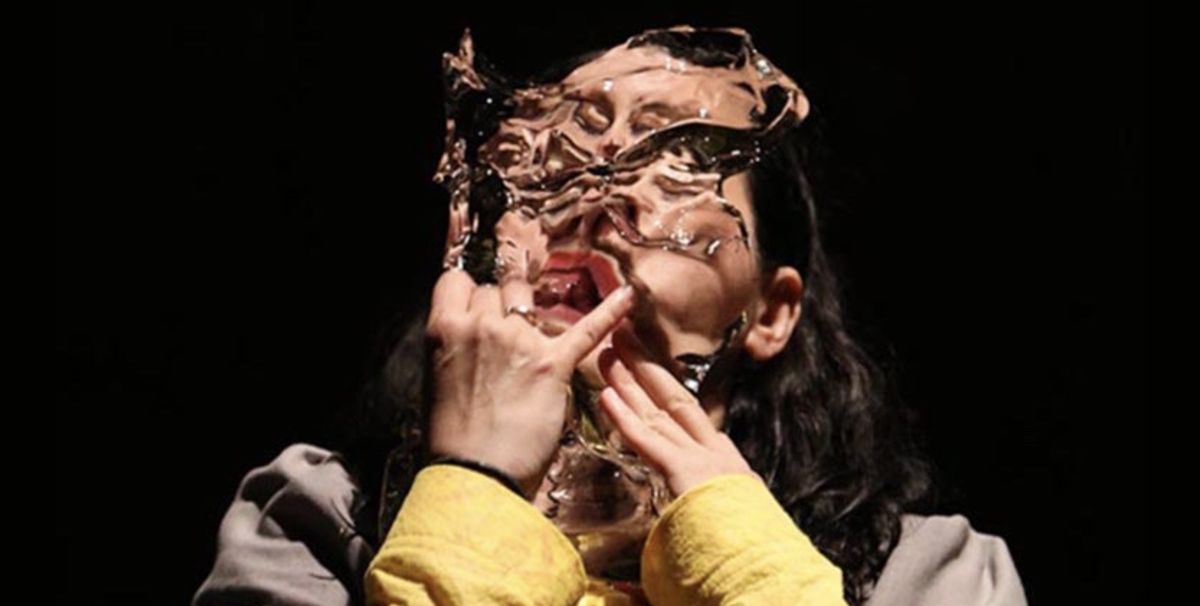 Nezaket Ekici, UNDER ELECTRICITY, 2019
Fotoğraf: Andreas Dammertz