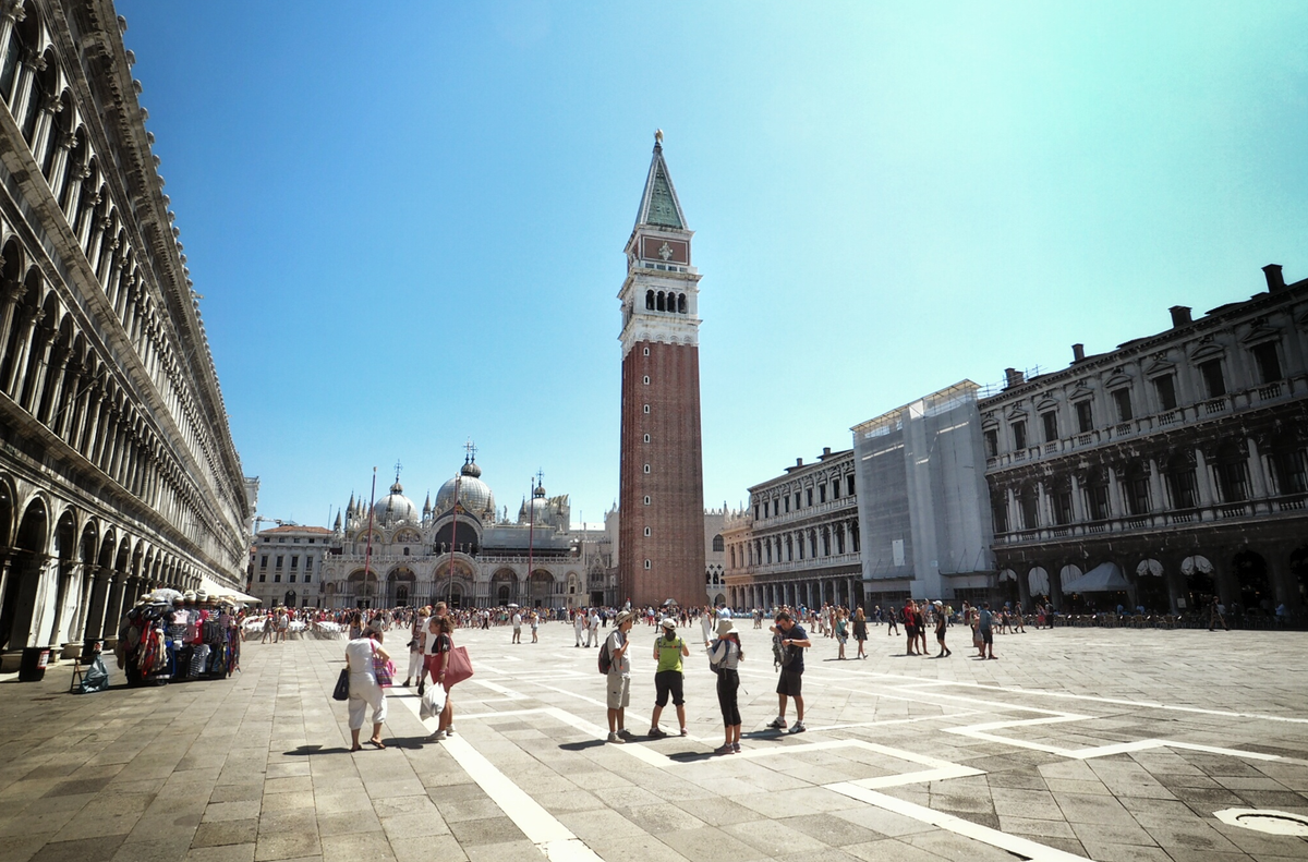 Piazza San Marco 
Wikimedia Commons