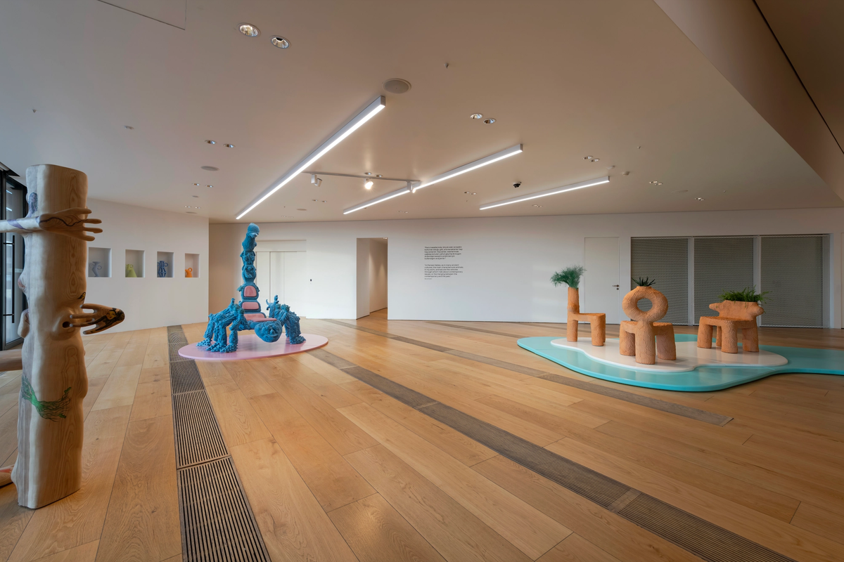 OMM, beşinci yılında Ehlikeyif sergisiyle mobilya tasarımına odaklanıyor. Sergide, doğadan ilham alan dünyaca ünlü tasarımcıların eserleri yer alıyor.
SERGİ: (C) OMM, FOTOĞRAF: KAYHAN KAYGUSUZ